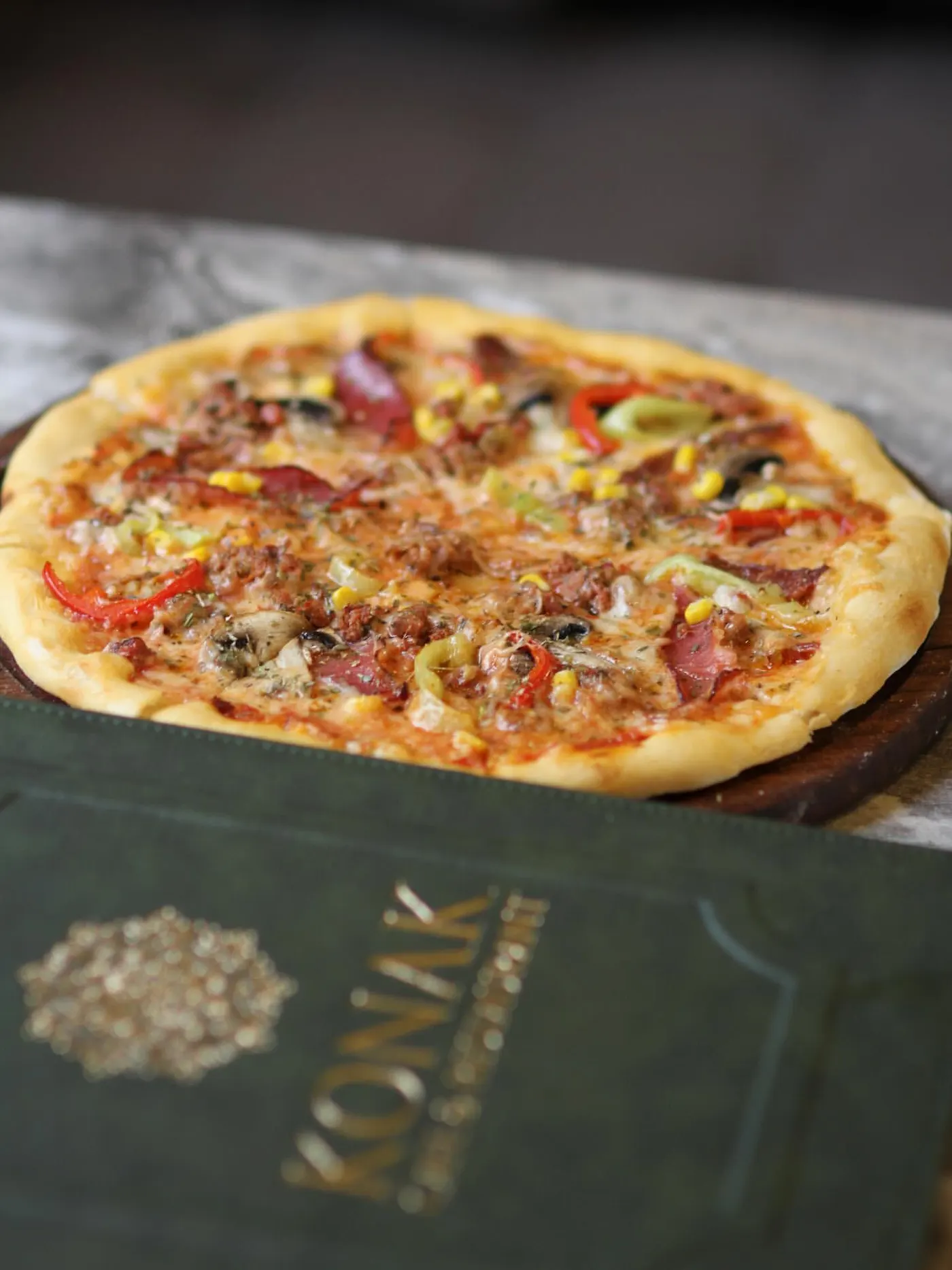 Taş fırından çıtır pizza